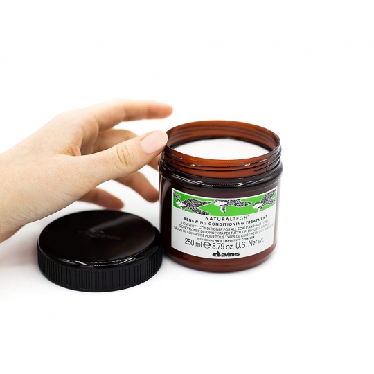 Dầu xả Davines Renewing Conditioning Treatment