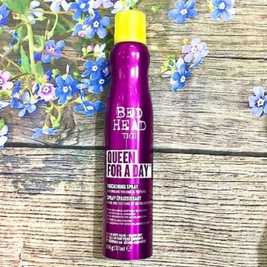Xịt tạo phồng Tigi Bed Head Superstar Queen For A Day Thickening Spray – 311ml, làm dày tóc, lưu giữ kiểu dáng một cách tự nhiên